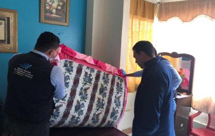 Durante los recorridos, técnicos de Arcsa constataron el estado de las habitaciones.