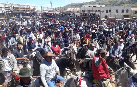 Los caballistas de Bucay y Cumandá se unen al festejo.
