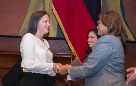 Durante la sesión se entregó una condecoración a María Sol Muñoz, por ser la primera mujer en representar a la Conmebol en el consejo de la FIFA.