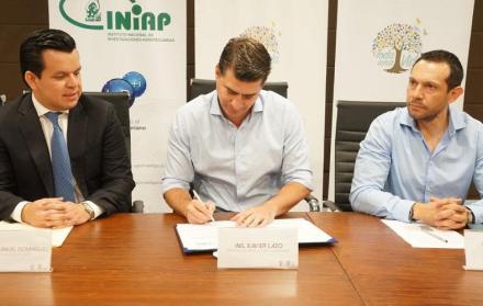 Agrocalidad e INIAP firman convenio en el marco de cooperación interinstitucional que beneficiará al sector agrícola nacional.