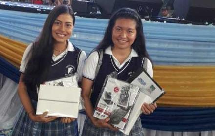 Música y humor durante premiación a los mejores estudiantes
