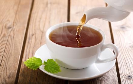 Consumir té al menos cuatro veces por semana le dará beneficios a su cerebro.