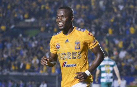Enner Valencia con el uniforme del equipo mexicano Tigres.