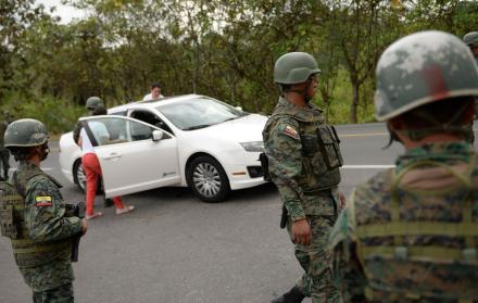 Para las tareas de vigilancia y control más de 1.000 uniformados de las FF.AA. se han desplegado en las operaciones de seguridad y apoyo acción cívica binacional.