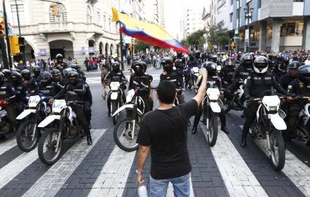 El lunes se registraron manifestaciones en la avenida 9 de Octubre, en el centro de Guayaquil.