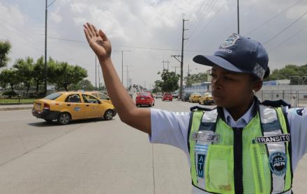 Imagen referencial. Los conductores que circulen por la avenida Octava con dirección a la vía a Daule (km 5) podrán realizarlo desde la calle Primera.