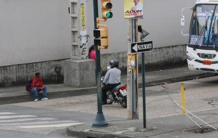 Falencias. En su mayoría, los motociclistas circulan sin el respectivo carné. El no efectuar el curso provoca que ignoren las normas de tránsito.