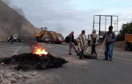En un comunicado, el ECU 911 solicitó este sábado a los manifestantes permitir el paso de unidades de emergencia.