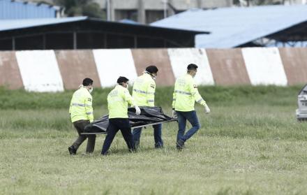 Dos jóvenes cayeron de un avión, en Guayaquil, el pasado 26 de febrero de 2018.