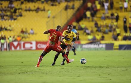 Encuentro entre Barcelona y El Nacional en el Monumental.