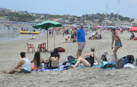 En el balneario de Villamil Playas se ven pocos turistas.