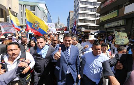 Controversia. José Carlos Tuárez tardó más tiempo en una marcha de apoyo a su gestión, el 2 de julio, que en su comparecencia en la Asamblea.