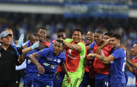 Jugadores de Emelec celebran la victoria ante Flamengo.