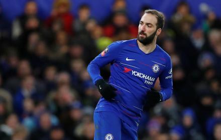 Gonzalo Higuaín, atacante argentino del Chelsea de Inglaterra.