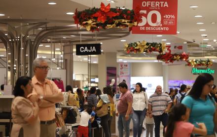 Desde el 24 de noviembre, las personas visitaron varios centros comerciales para conseguir productos con descuentos ‘pepa’.