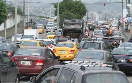Atolladero. La avenida Felipe Pezo, en el tramo conocido como el Tobogán, registra en la última semana una alta carga vehicular.