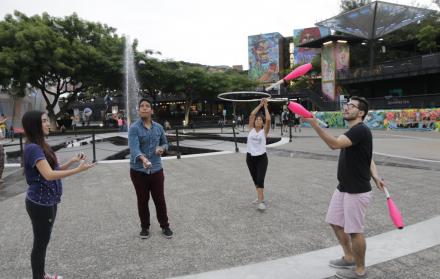 Plaza de las Artes. Sobre la avenida Carlos Julio Arosemena está la plaza donde se realizan presentaciones.
