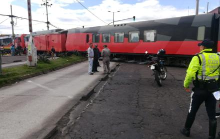 Desde las 08:45 hasta las 10:15, los agentes de tránsito que se hicieron presentes en el sitio, realizaron los desvíos de los automotores por calles alternas.