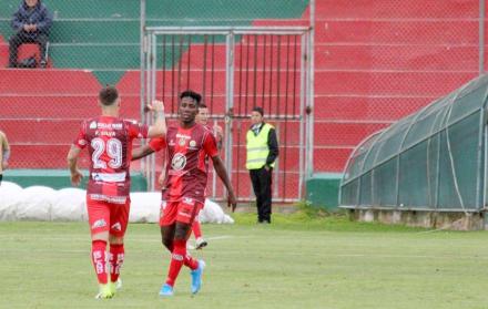 Mushuc Runa doblegó a Delfín con goles de Adonis Preciado.