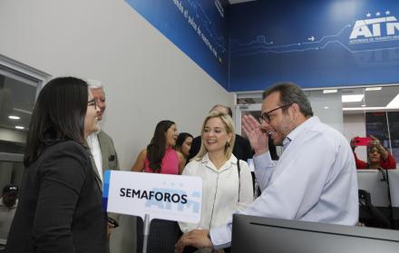 Autoridades de la ATM y Espol se reunieron para mejorar la movilidad de los estudiantes de esa universidad. Las rutas disponibles hasta el momento son tres: 75B, 121 y 52; además de un alimentador de la Metrovía. 