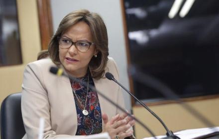 La Contraloría envió a Elizabeth Cabezas su resolución sobre el caso de Calle, el pasado 22 de enero.