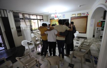Clínica de rehabilitación legalizada, en la cdla. La Atarazana.