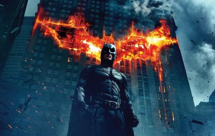 Batman, el superhéroe que combate el mal desde las sombras, cumple 80 años