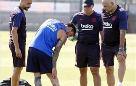 Messi sufrió una lesión en la pantorrilla derecha durante su primera práctica tras llegar de sus vacaciones.