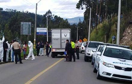 El cadáver estaba envuelto en una sábana color blanco y con manchas de sangre, en la localidad de San Andrés.