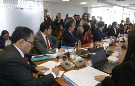 Raúl Tello presentó, el pasado 24 de julio de 2019, la solicitud de interpelación aduciendo de que Richard Martínez no cumplió con el pago a los maestros jubilados.