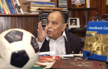 Ferdinand Hidalgo es velado en la Sal Exclusiva 2 de la Junta de Beneficiencia.