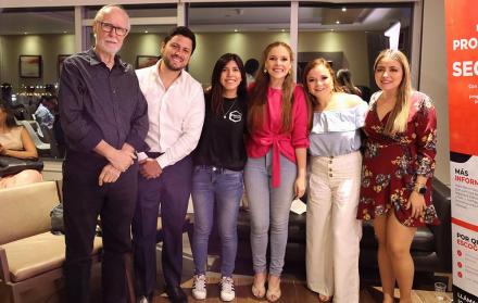 Peter Mussfeldt, Alejandro Bolaños, Claudia Cervantes, Estefanía Mármol, Flavia Mármol y Emily Torres.