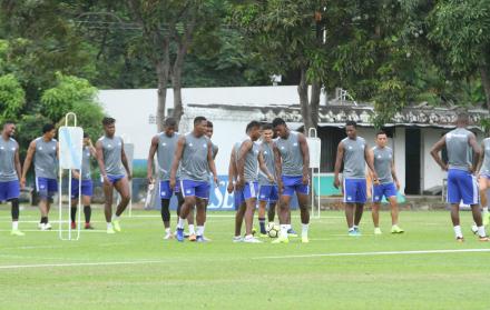 Deudas. Las contrataciones que a inicios de año hicieron soñar a los hinchas emelecistas, aún no justifican su presencia. Emelec se encuentra fuera de la zona de clasificación.