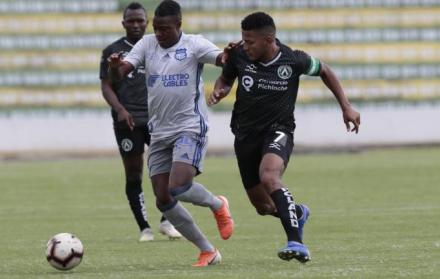 Un periodista en el que aseguró que Onofre Mejía habría recibido dinero en el encuentro América-Emelec. Sin embargo, el comunicador reculó y borró la publicación en la red social.