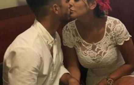 Ambos acudieron vestidos de blanco, con atuendos sencillos y cómodos.