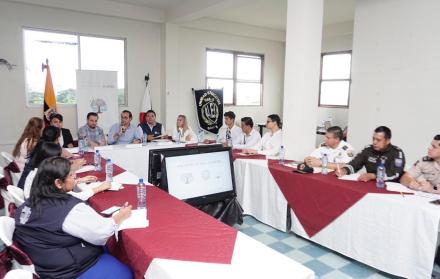 El gobernador del Guayas, Pedro Pablo Duart, definirá posibles soluciones frente a varios problemas en los planteles del cantón Balao.