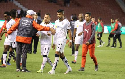 Liga de Quito y Deportivo Cuenca empataron 2-2 en el estadio Rodrigo Paz.