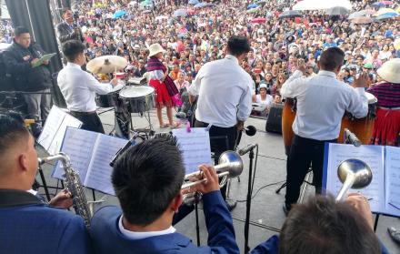 El evento de bandas de pueblo congregó a decenas de miles de personas; unos recordando épocas pasadas y otros conociendo esa tradicionalidad.