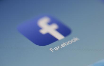 Facebook argumentó que “suprime” los contenidos de “terrorismo” a un “ritmo mucho más alto que hace dos años”.