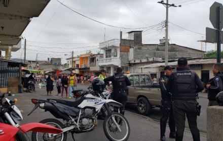 Operativo de clausura de puesto informales.