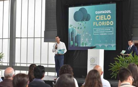 Durante la presentación, realizada en el Centro de Convenciones, se explicó que el documento consta de siete capítulos donde propone diseños.