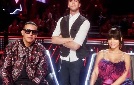 Johann Vera junto a Daddy Yankee y Natti Natasha