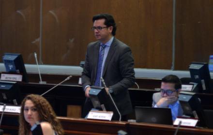 Insatisfecho. A Héctor Muñoz, autor del primer proyecto de reforma constitucional, le disgustó la manera caótica como se dio el debate de ayer.