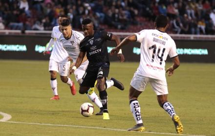 Encuentro entre Liga de Quito e Independiente del Valle.