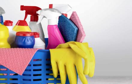 Preste más atención a las indicaciones de uso que incluyen los  productos para la higiene del hogar.