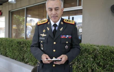 El comandante del Ejército explica que el caso del militar detenido en Latacunga con 1.000 municiones fue alertado por Inteligencia del Ejército.
