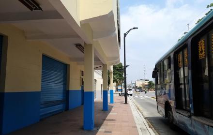 Escenario. Decenas de locales cerraron sus puertas una vez instalada la metrovía. El sector, que colinda con la ría, tiene un importante valor histórico.