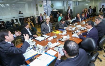 En el proyecto se incorporan mecanismos para simplificar y facilitar los trámites administrativos.