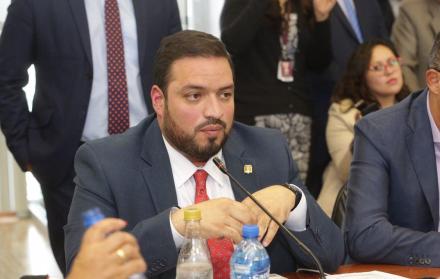 El ministro de Trabajo, Andrés Madero, dice que las desvinculaciones del sector privado son contratos ocasionales que han terminado.