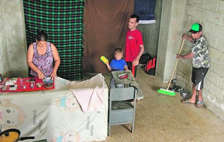 Asistencia. Los inmigrantes han encontrado en la unidad educativa de Sergio Toral un refugio seguro.